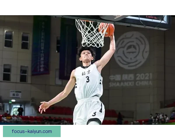 豪门对决引爆足坛焦点新星崛起改写联赛格局冠军悬念再起风云之战