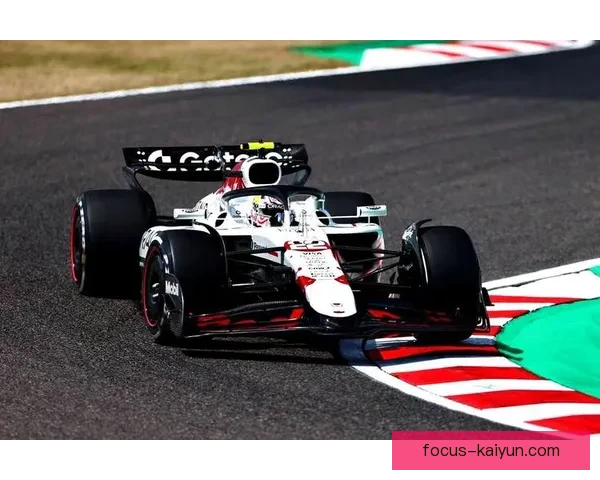 F1车队战况激烈 法拉利与红牛争霸战进入白热化阶段