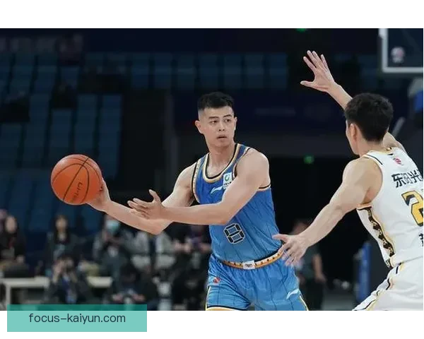 网坛新星崛起与老将对决引爆赛季焦点赛事格局再度洗牌